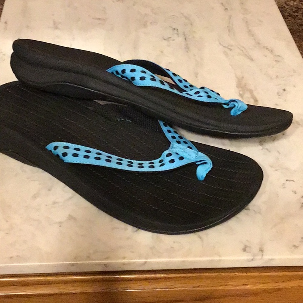 Eddie Bauer rubber flip flop thong sandals. - Picture 3 of 5